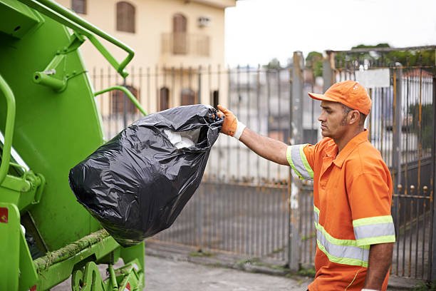 Best Construction Debris Removal  in Hiawatha, KS